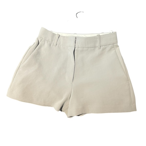 The Effortless Short Mini High-waisted Japanese crepe shorts - Picture 2 of 6